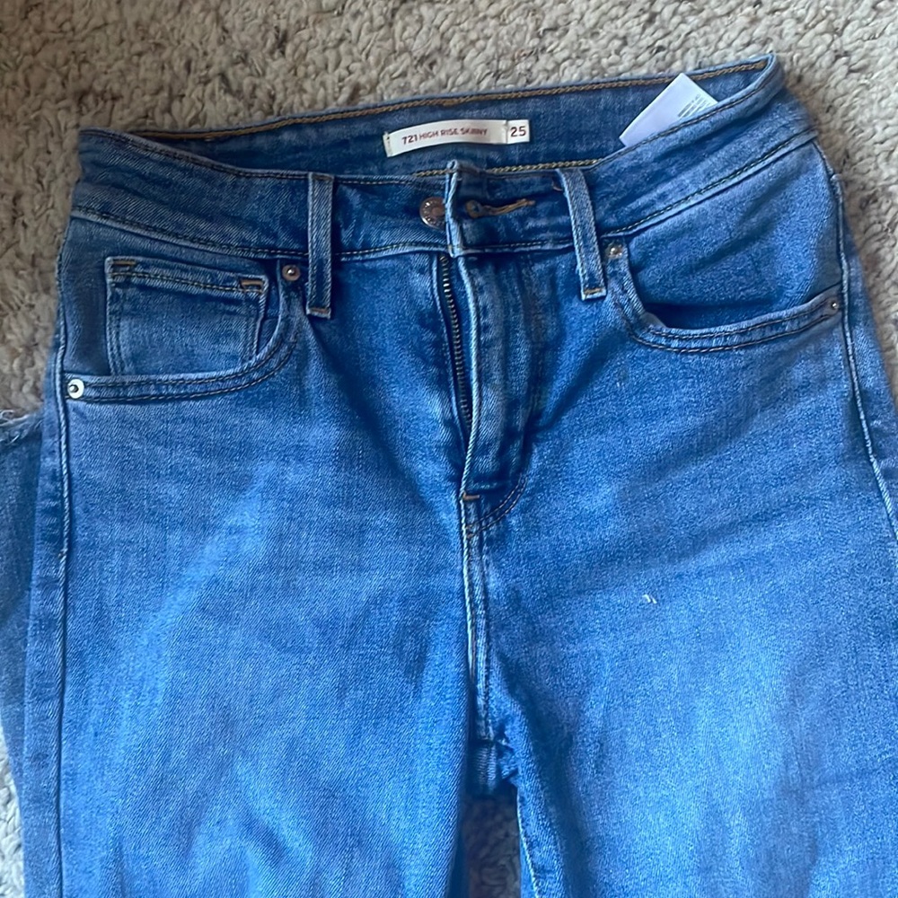 Levi’s high rise skinny jean